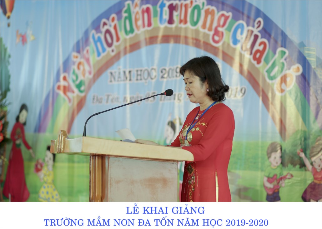 Cô giáo: Nguyễn Thị Xuân Thanh - Gương điển hình trong phong trào thi đua yêu nước, gắn với cuộc vận động “Học tập và làm theo tấm gương đạo đức, phong cách Hồ Chí Minh”